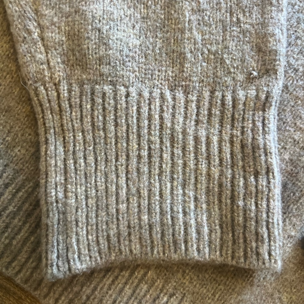 Abercrombie & Fitch V-Neck Sweater - Picture 3 of 3